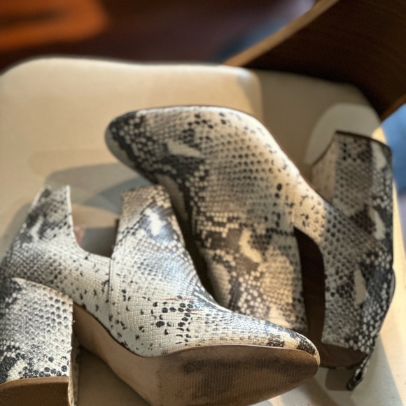 Steve Madden snakeprint booties - Picture 4 of 4